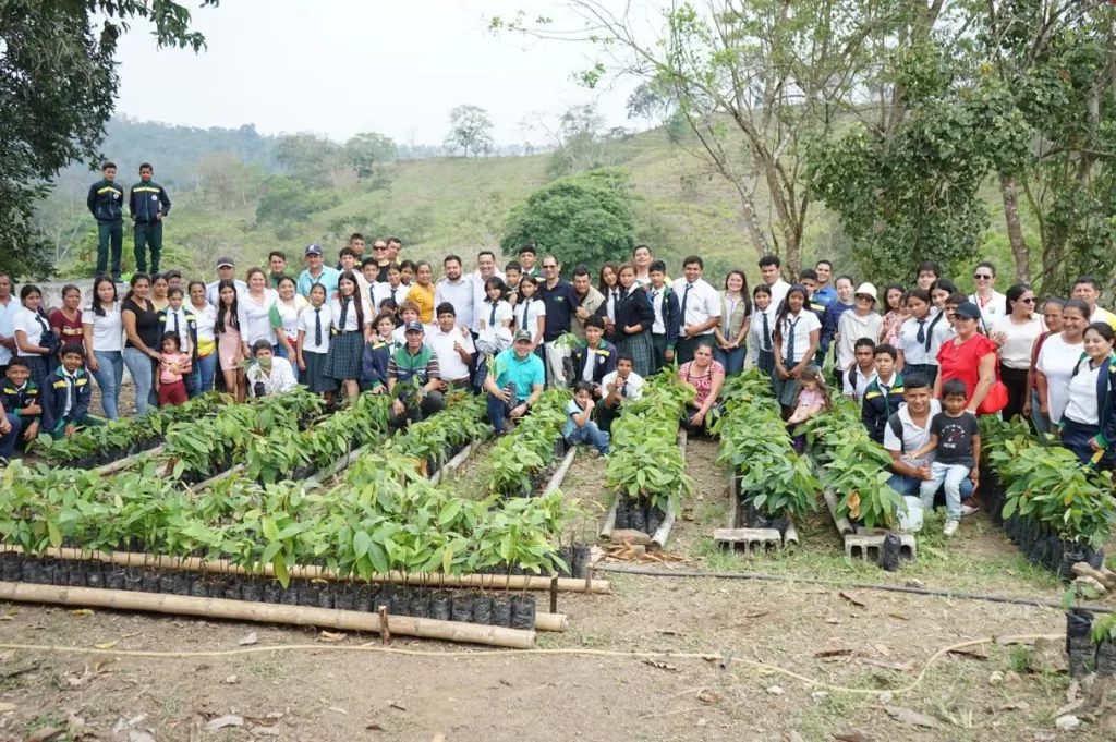 Unidad educativa de Chone impulsa emprendimiento y producción sostenible Unidad educativa de Chone impulsa emprendimiento y producción sostenible