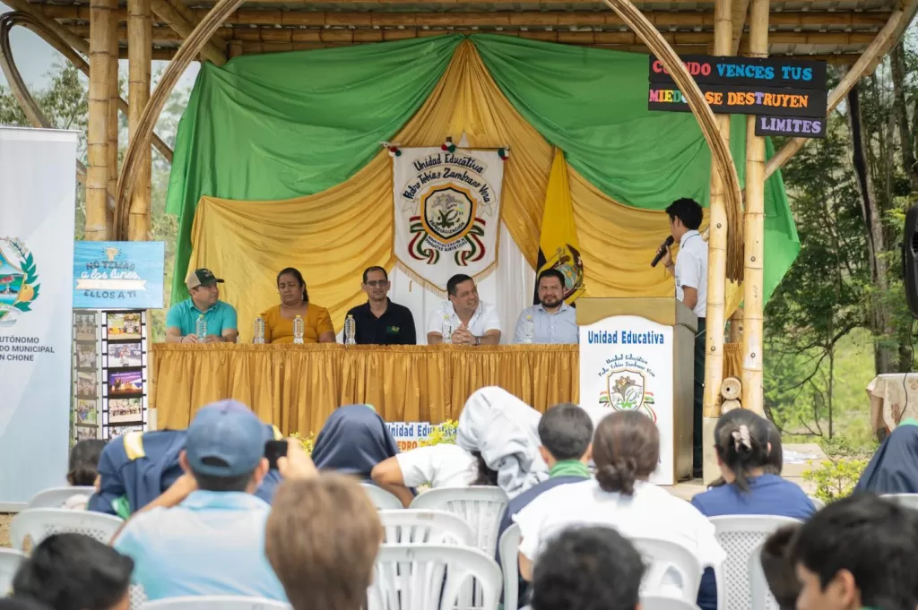 Unidad educativa de Chone impulsa emprendimiento y producción sostenible Unidad educativa de Chone impulsa emprendimiento y producción sostenible