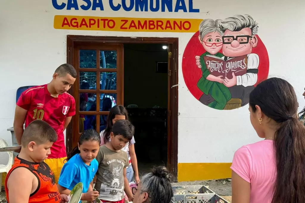 Taller artístico culmina con murales en El Vergel