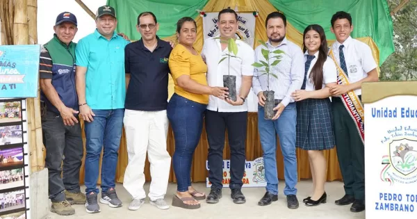 Unidad educativa de Chone impulsa emprendimiento y producción sostenible