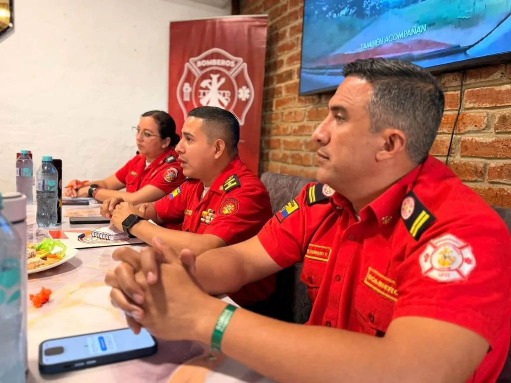 Chone recibió a bomberos de la provincia