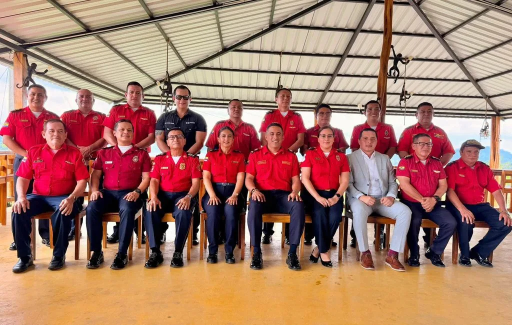 Chone recibió a bomberos de la provincia