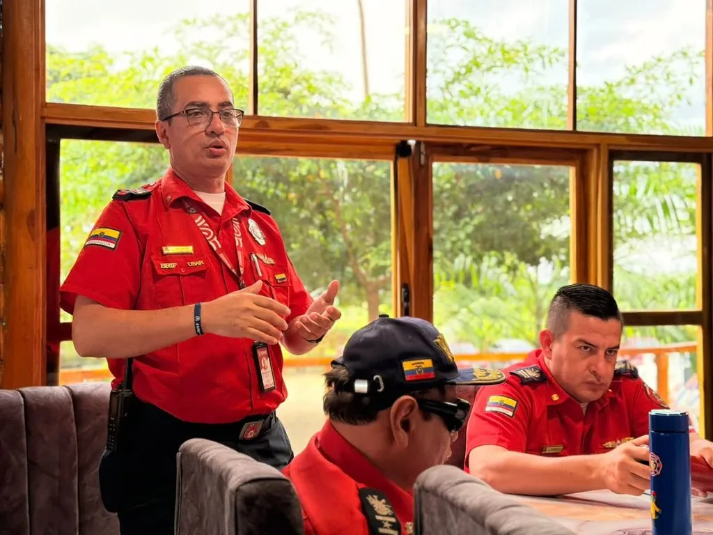 Chone recibió a bomberos de la provincia