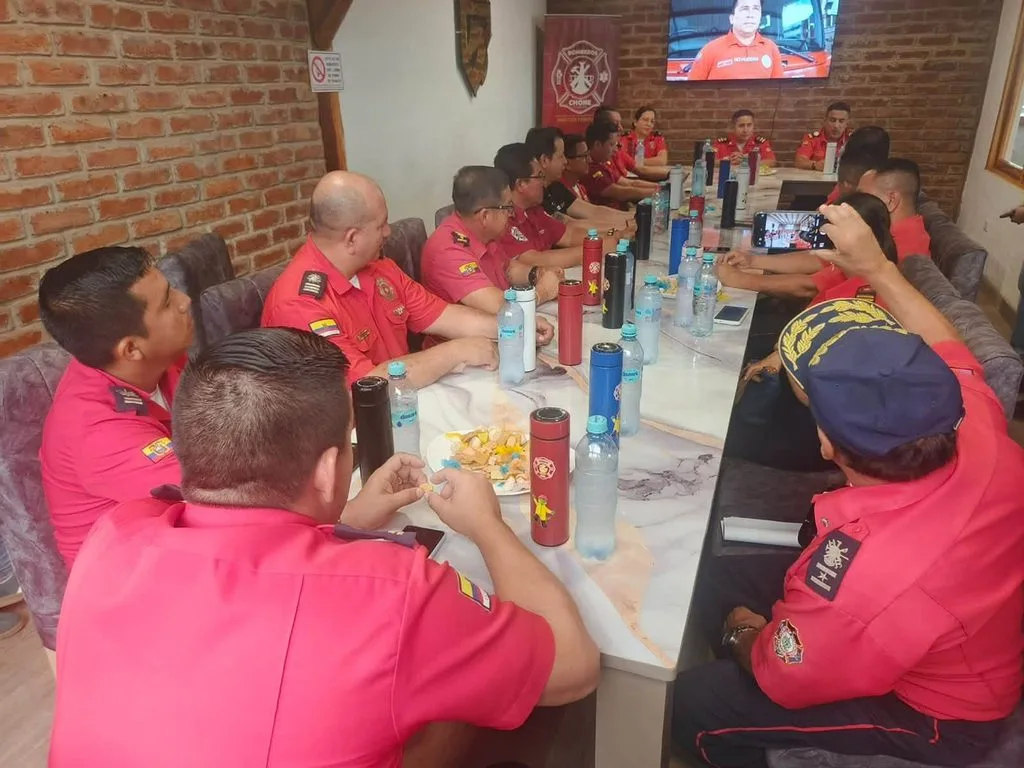 Chone recibió a bomberos de la provincia