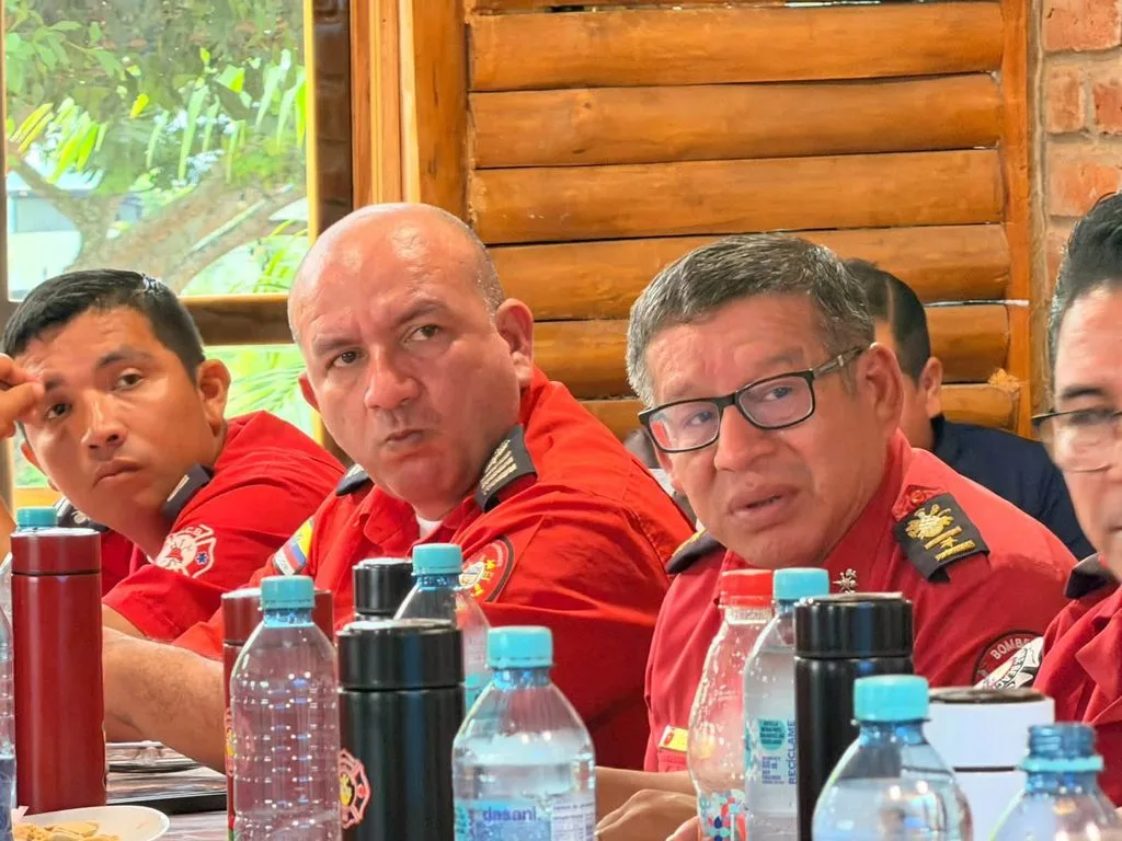 Chone recibió a bomberos de la provincia