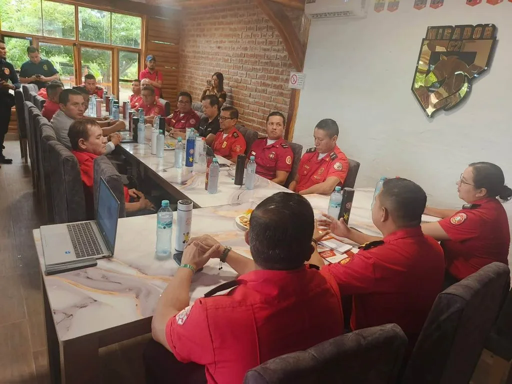 Chone recibió a bomberos de la provincia