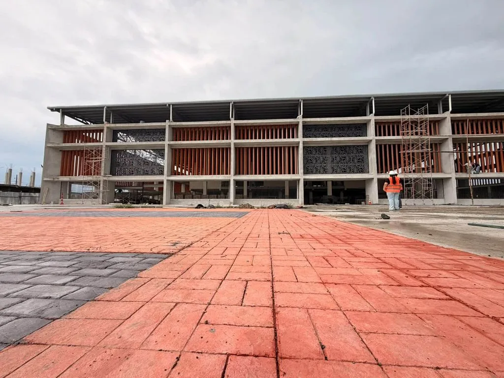El corazón comercial de Chone sigue avanzando El corazón comercial de Chone sigue avanzando